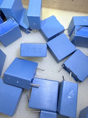 西门子薄膜电容 1UF 520V 脚距15MM 105 520V 原装B32672P5105J