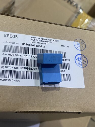 B32652A7333J EPCOS 西门子薄膜电容 333 1250V 1.25KV 脚距15MM