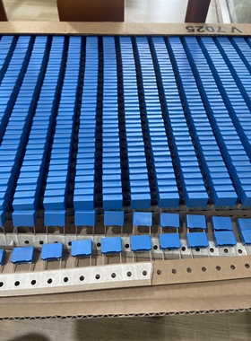 B32922C3224M 西门子安规电容0.22UF 305V 224 15MM