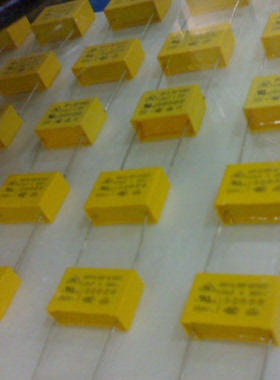 高品质安规电容2.2UF 275VAV 脚距22.5MM 阻燃降压