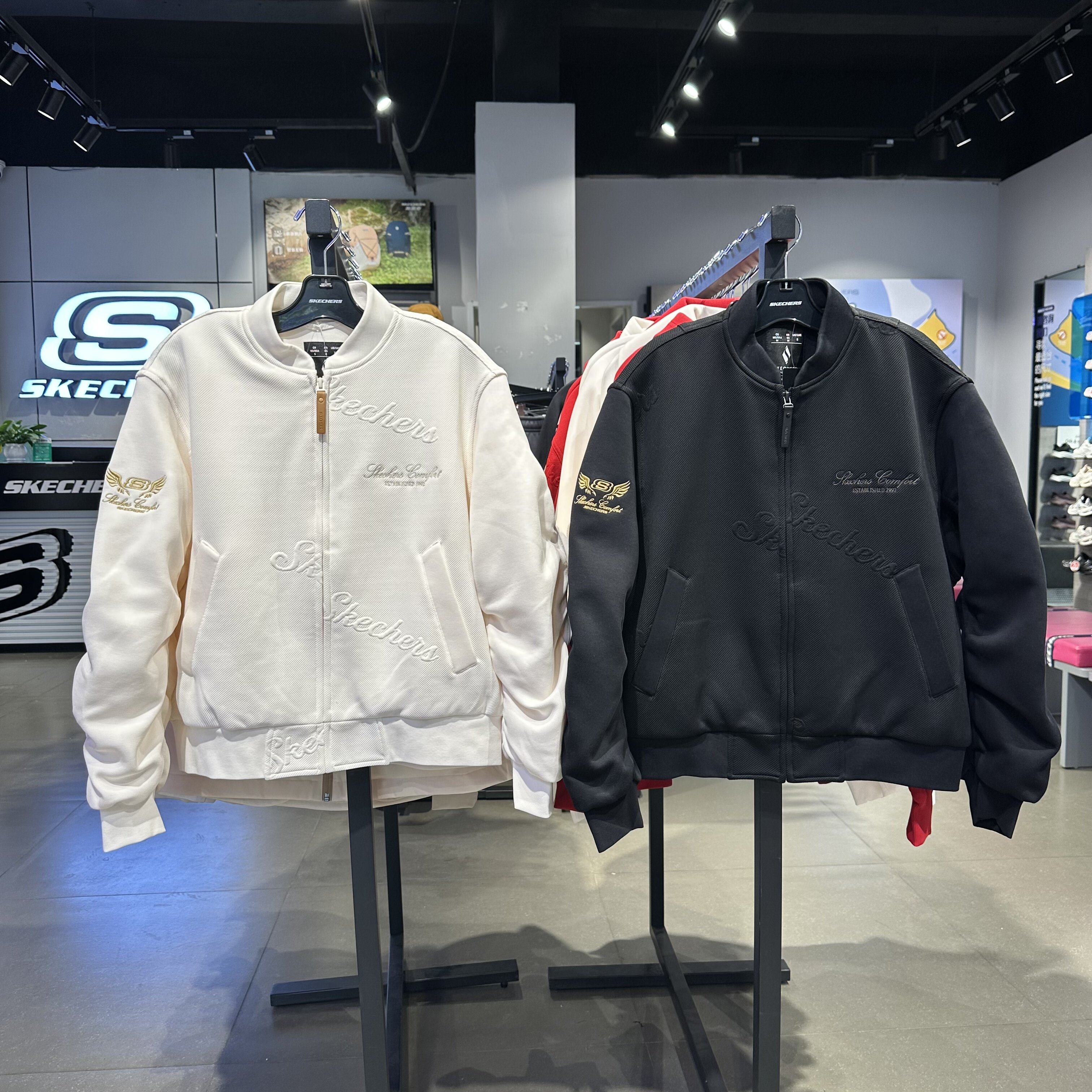 Skechers斯凯奇女士秋冬裥棉夹克宽松纯色百搭棉服外套L126W009,运动服/休闲服装,运动茄克/外套,淘宝优惠券,粉丝福利购,淘宝优惠卷