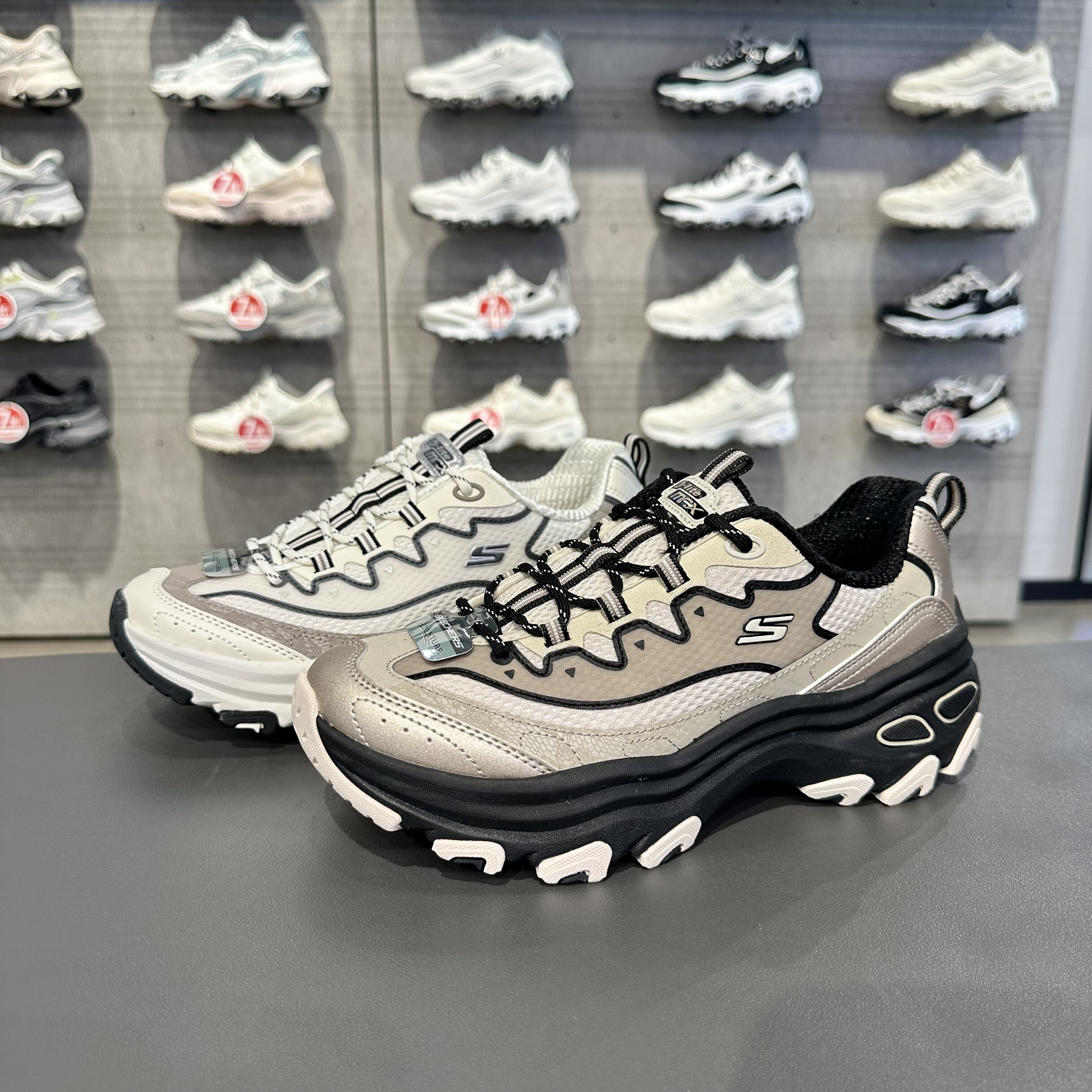 Skechers斯凯奇熊猫鞋女士轻质回弹耐磨户外休闲老爹鞋180399