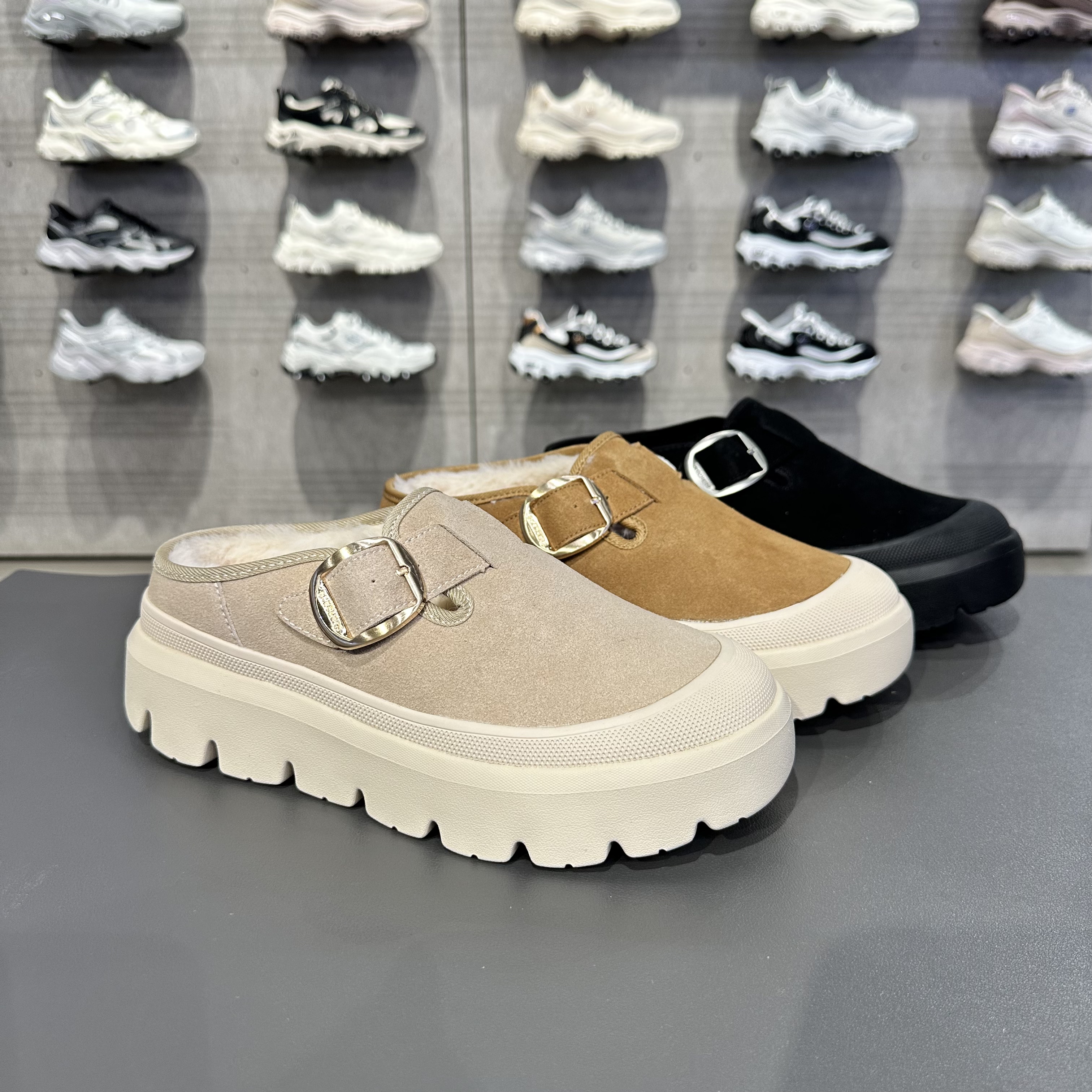 Skechers斯凯奇热咖鞋女士一脚蹬厚底增高反毛皮半拖休闲鞋190307