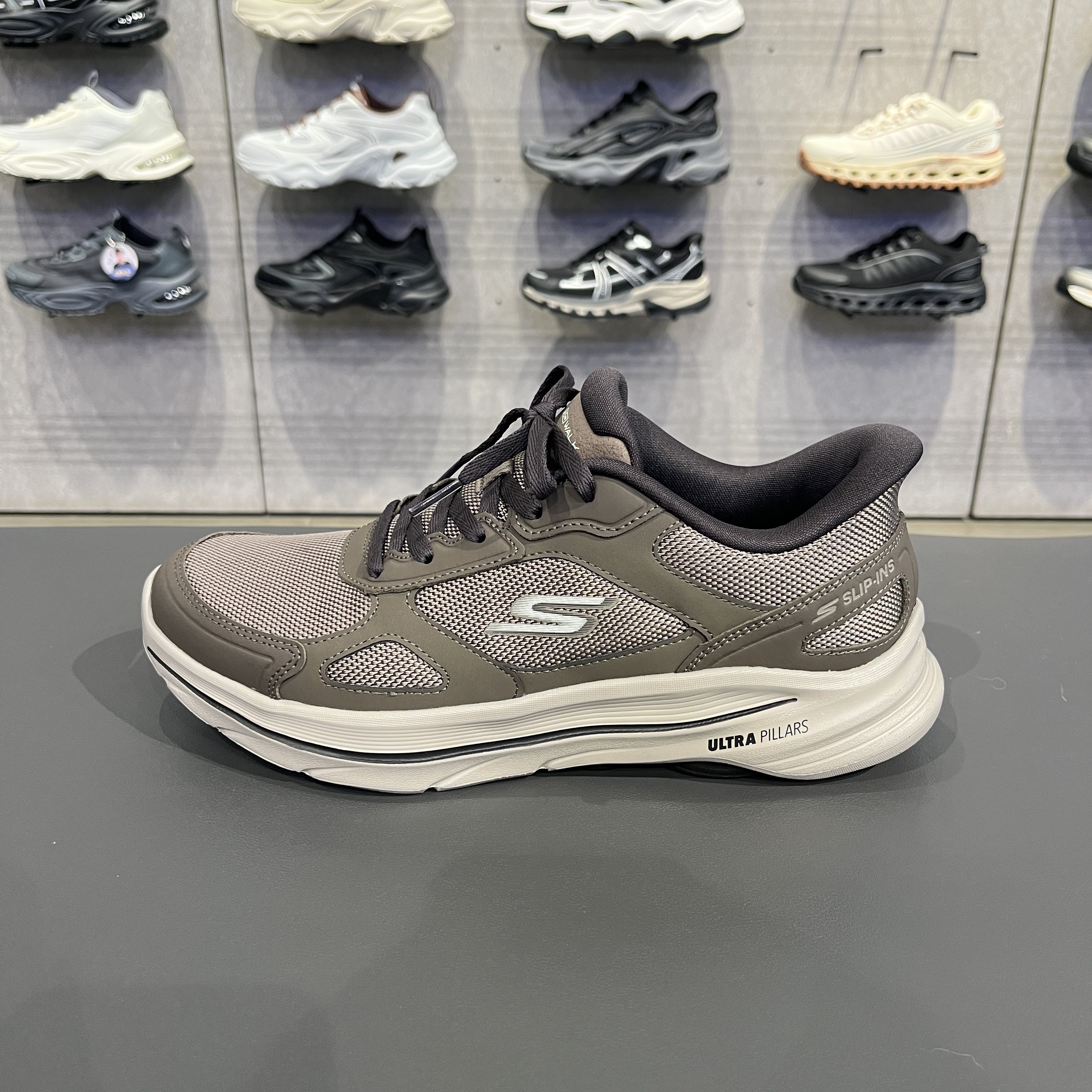Skechers斯凯奇男士GO WALK 8闪穿健步鞋轻质透气运动鞋216785