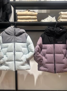 Skechers斯凯奇冬季女士简约舒适防泼水宽松短款羽绒外套P425W182