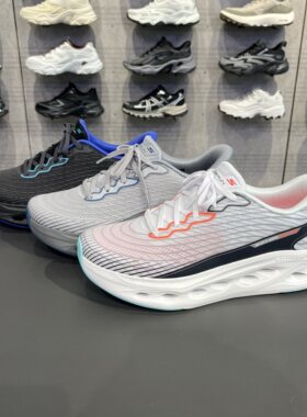 Skechers斯凯奇男士运动跑步鞋轻质舒适透气缓震休闲健步鞋220425
