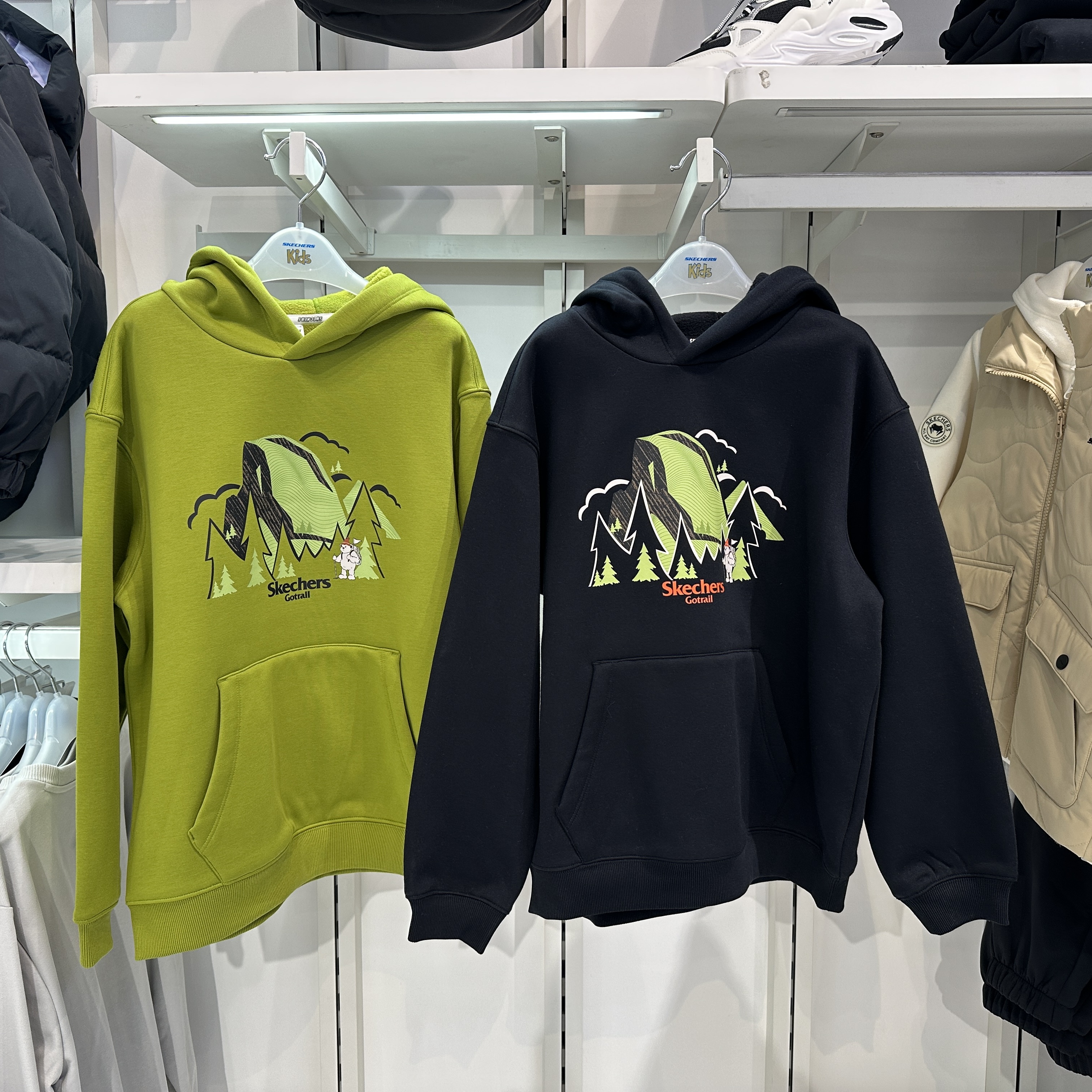 Skechers斯凯奇秋冬男童加绒保暖抗菌亲肤宽松连帽卫衣P425B048