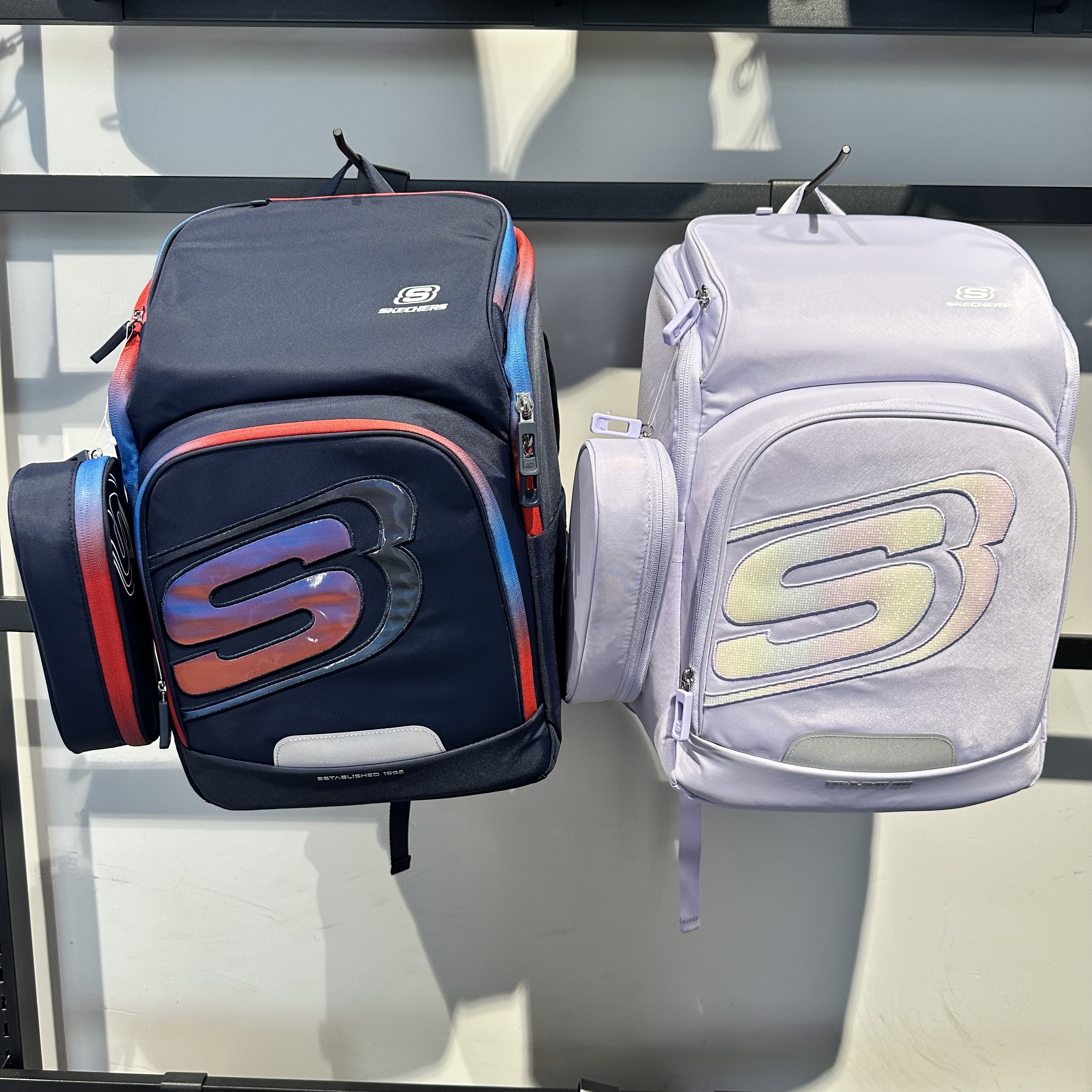 Skechers斯凯奇儿童男女童多层大容量反光学生双肩背包L326K001