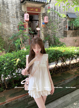 Minineed「乖乖白茶」镂空绣花蕾丝清纯显嫩夏日清凉吊带背心上衣