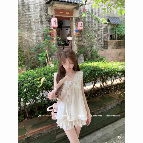 Minineed「乖乖白茶」镂空绣花蕾丝清纯显嫩夏日清凉吊带背心上衣