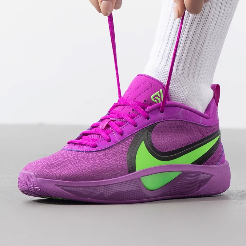 Nike耐克缓震耐磨篮球鞋