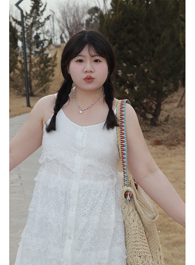 Vaee大码女装法式蕾丝吊带连衣裙春季新款设计感单排扣开叉长裙