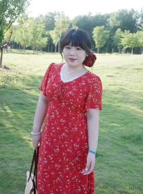 Vaee大码女装法式V领碎花连衣裙夏季新款气质收腰度假风茶歇长裙