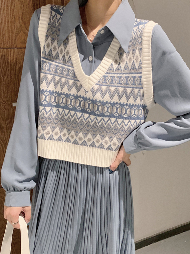 Women's knitwear vest with Korean retro short and versatile collar sweater