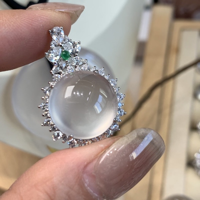 新品纯天然玉石俄冰白冰高冰玻璃种黑刚15大蛋面吊坠项链