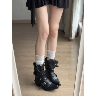 【凡岛】铆钉朋克切尔西短靴女秋冬高跟尖头机车英伦风宽筒马丁靴