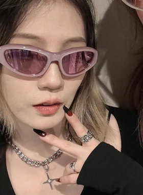 新款时髦辣妹猫眼墨镜女个性街拍