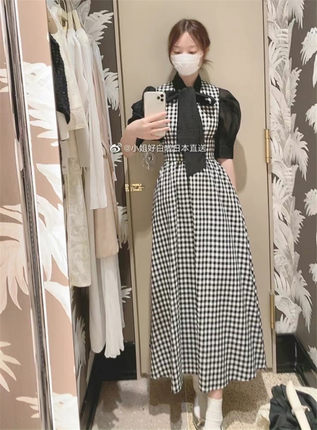 新年大促 宮脇咲良さん着用lb元 后背交叉V领无袖收腰背带连衣裙