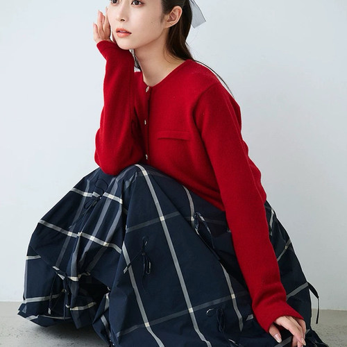 补稀少獨家ce1f0rd元 高比例92羊毛miu风圆领纽扣针织开衫外套