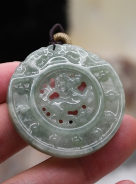 天然冰糯种翡翠马到成功吊坠