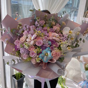 紫玫瑰花束价格 紫玫瑰花束图片 星期三