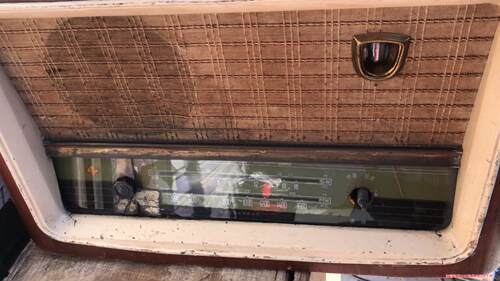 上海159型电子管收音机一台议价商品