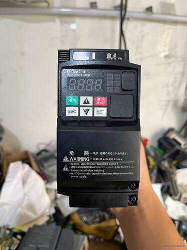 日立变频器WJ200-004MF 0.4kw 110v输入