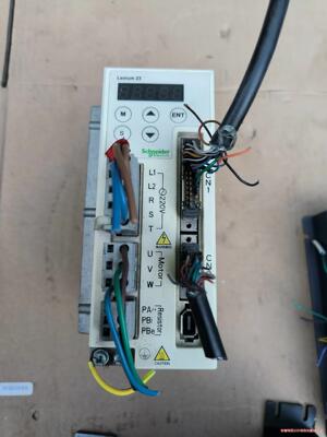 施耐德LXM23CU02M3X 200w实物图！所见即所得，议价商品