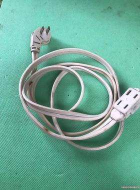 STEREN电源线  1.9米一条成色如图，图2外皮有点被烫议价商品