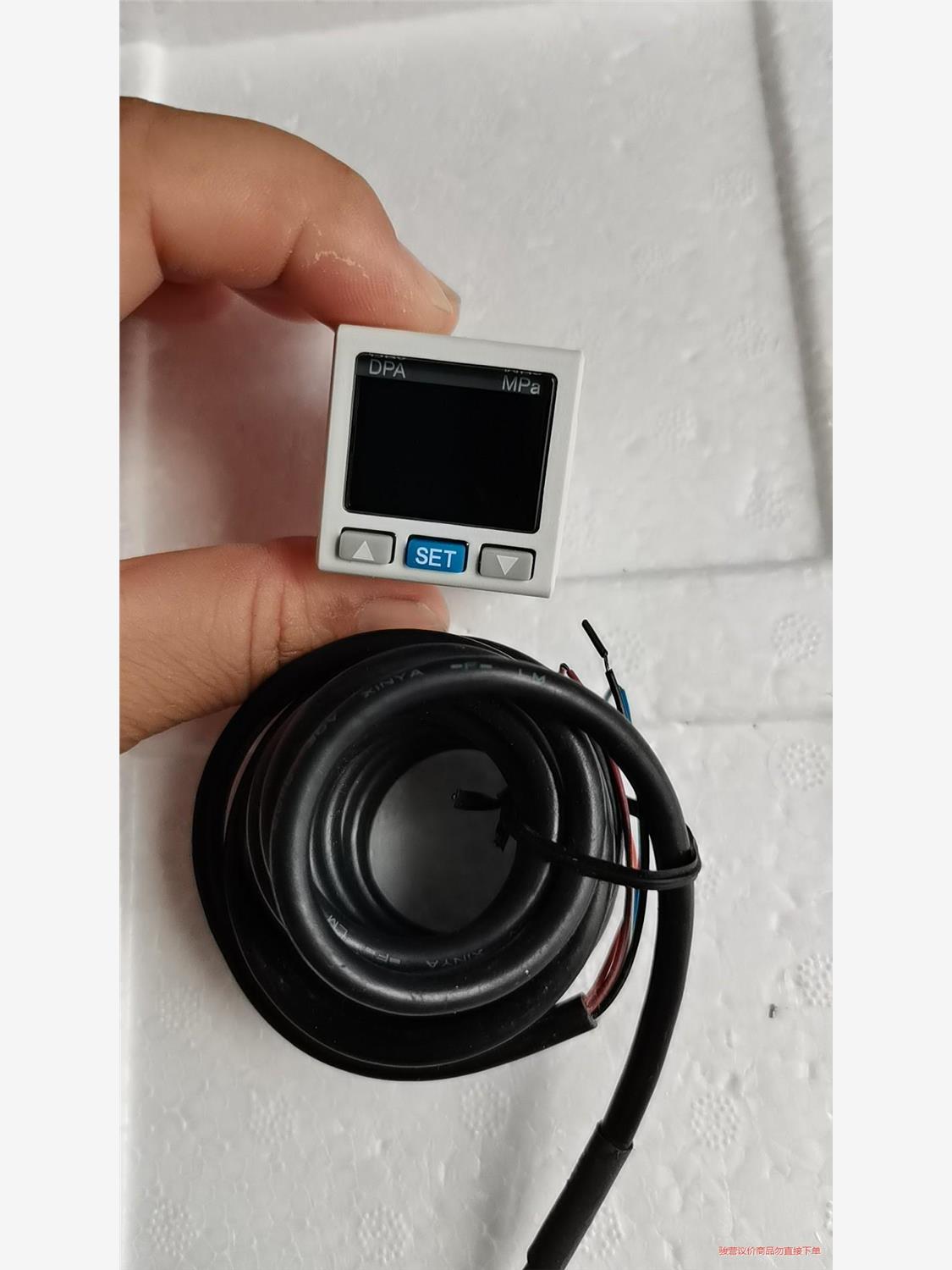 亚德客原装正品，全新没有包装了，就一个，正压力表(议价商品）