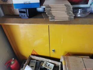 控制柜。库存。放久了。20X85X100。70元。自提。骏营议价商品