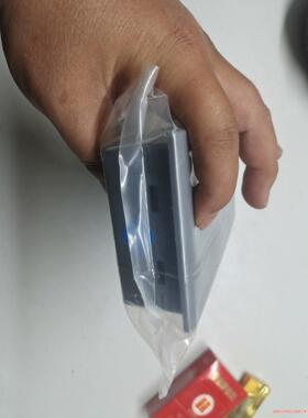 全新显控触摸屏SK一043EMK，全新未拆封，没有包装盒(议价商品）