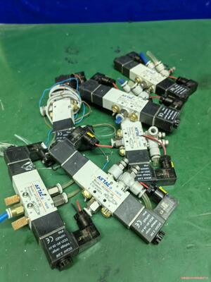 13.亚德客4v130c-06电磁