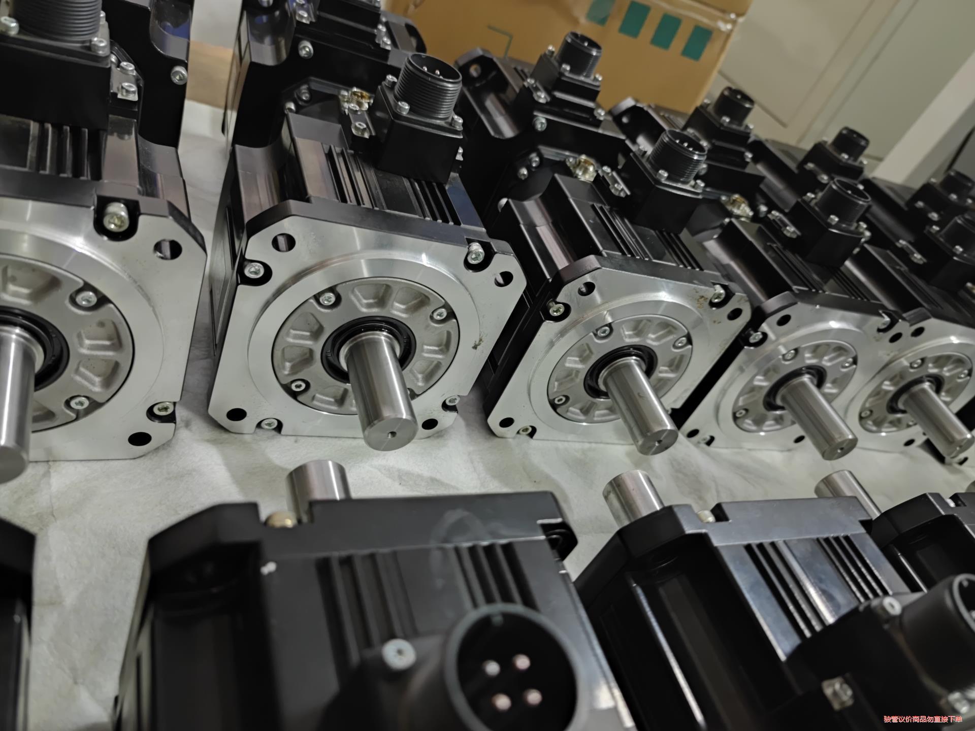 三菱JE系列1kw伺服电机，现货24套可带原装线出，装机没议价商品