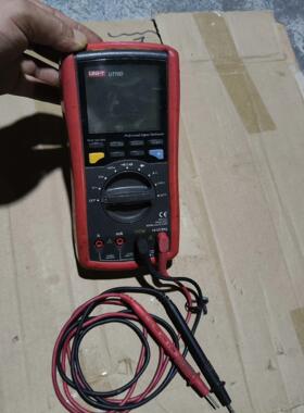 UNI-T 优利德 UT70D 万用表 成色如图，开机正常显