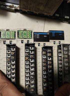 CS1W一DA08C 卖了1个AD081一V1 3个底壳破了议价商品