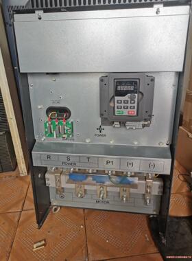 品牌英威腾GD200A，200/220KW，成色如图，没有盖议价商品