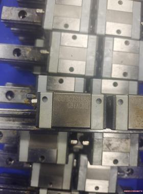 STAF BGXS15BS直线导轨两眼滑块，导轨上面有油渍，骏营议价商品