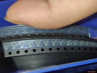 盘子没标签 S9014 贴片三极管 整盘包议价商品 SOT23