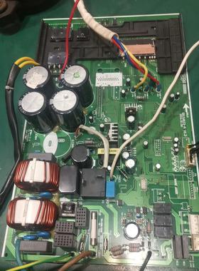 格力 30138349 三匹柜机 好板一张，没壳没散热片，无