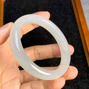 天然和田玉白玉手镯女冰种白月光玉镯子玉手镯49.34克内径57毫米