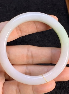 瑕疵和田玉翠青女款手镯带证书