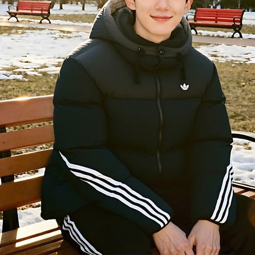 阿迪达斯三叶草男装黑色短款羽绒服25冬新款保暖休闲运动面包服