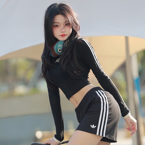 阿迪达斯三叶草女裤户外休闲裤运动裤26新款针织透气短裤KD5569
