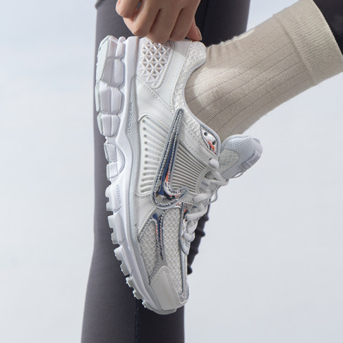 NIKE耐克女鞋秋季新款VOMERO 5银白复古老爹鞋休闲鞋子HF7723