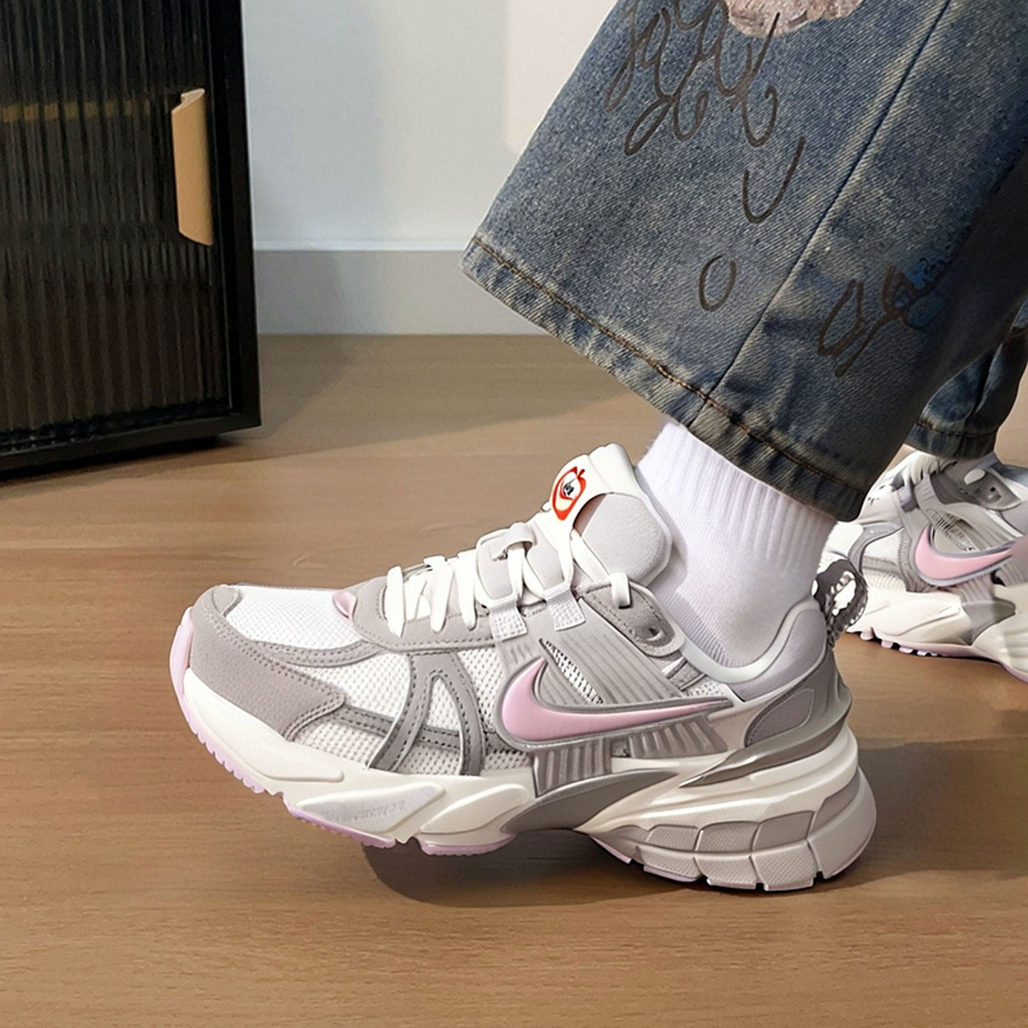 耐克正品女鞋粉色鞋底潮流运动鞋操场跑步鞋时尚休闲鞋网面透气鞋