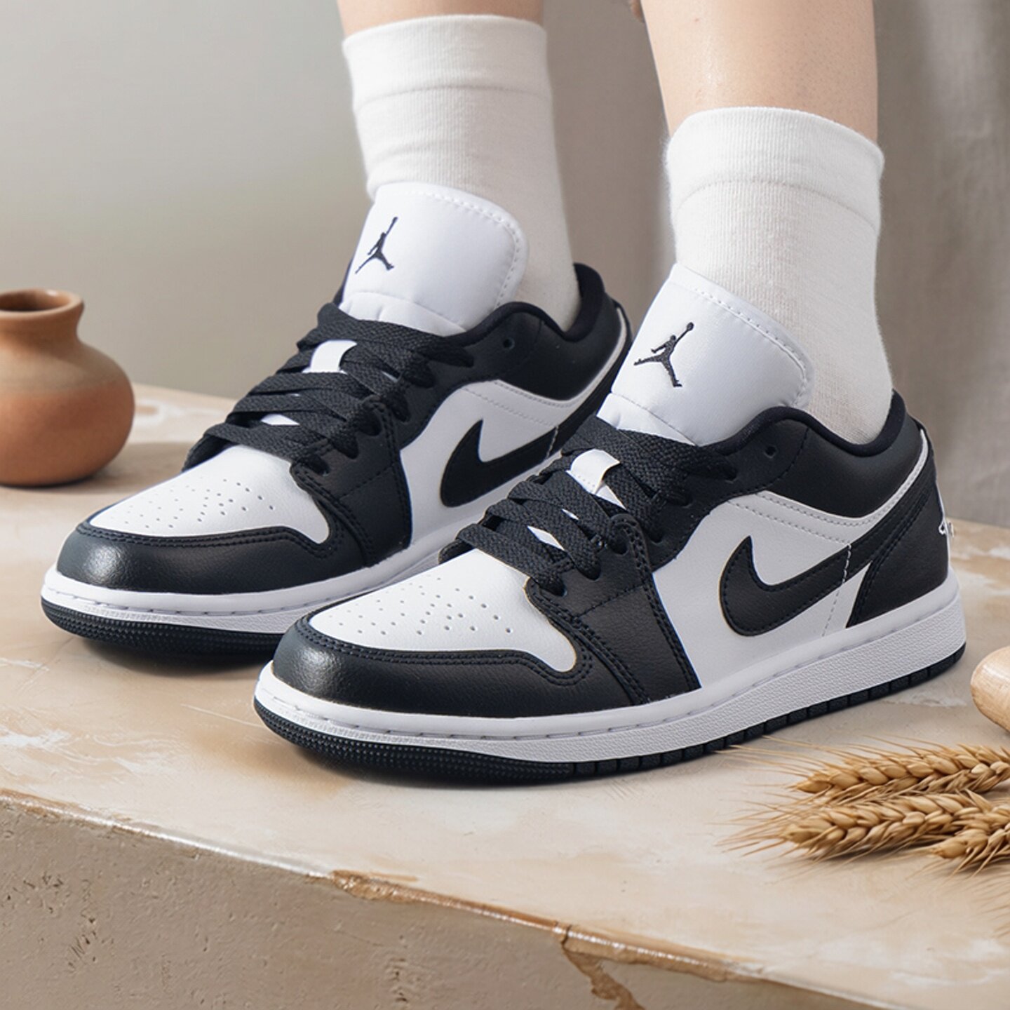耐克AJ1女鞋2026新款板鞋图片