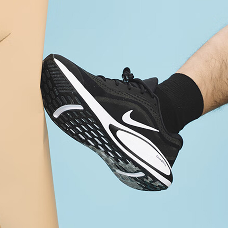 NIKE耐克男鞋JourneyRun减震透气跑步鞋秋季新款运动鞋FN0228-001