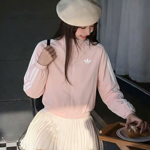 阿迪达斯三叶草粉色梭织夹克外套女装运动服26新款休闲上衣KY5046