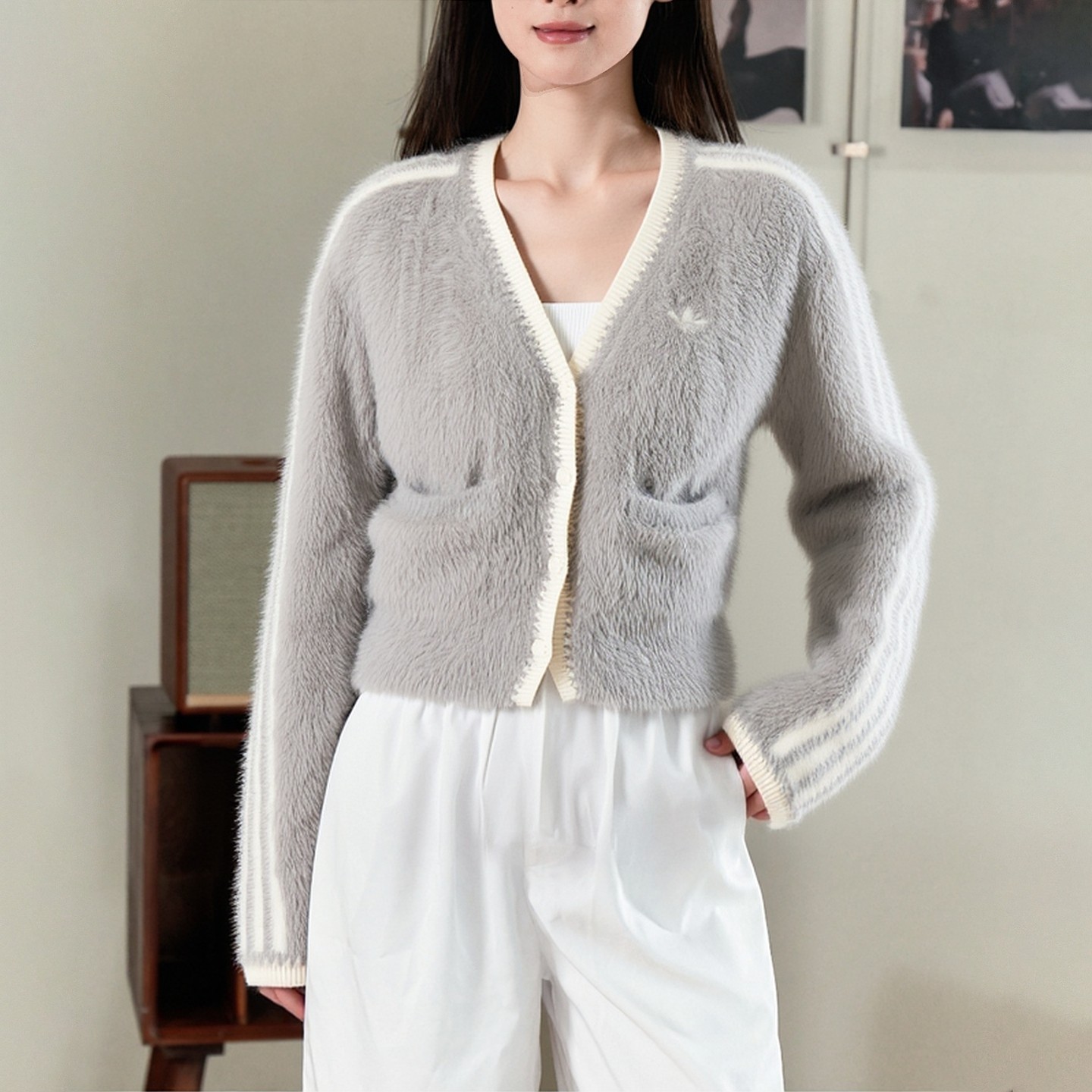 阿迪达斯三叶草女子灰色针织开衫外套毛绒26春季新款CNY休闲上衣,运动服/休闲服装,运动茄克/外套,淘宝优惠券,粉丝福利购,淘宝优惠卷